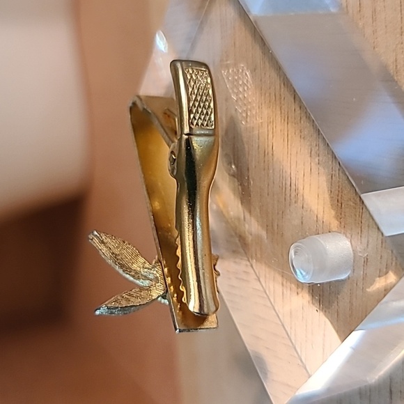 Vintage gold tone playboy Bunny tie bar - Picture 5 of 8